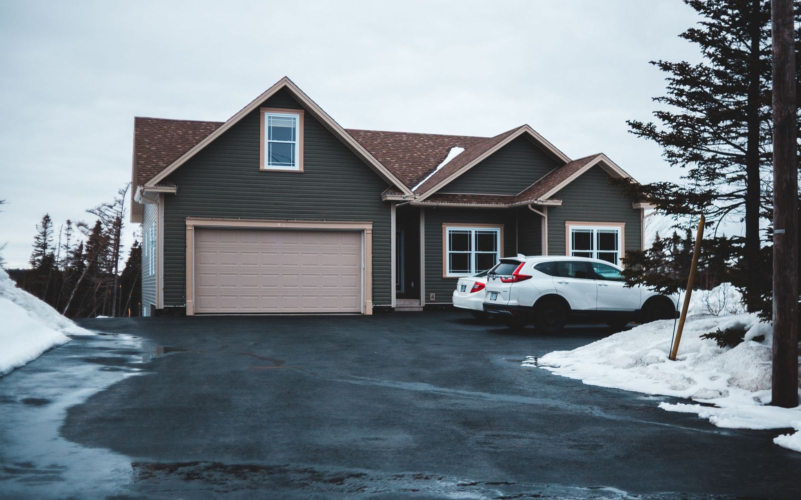 Asphalt paving and sealcoating in Davenport, IA by Quad City Paving